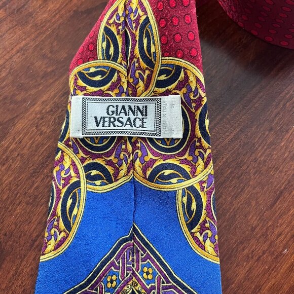 Vintage Gianni Versace Silk Men's Italian Tie Red & Blue Patterned - Picture 2 of 6